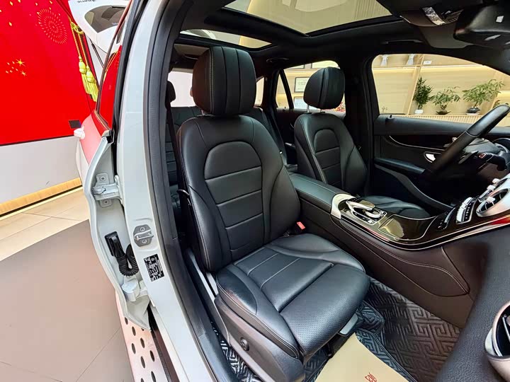 Mercedes-Benz GLC 2018 GLC 260 4 MATIC Luxury — фото 13