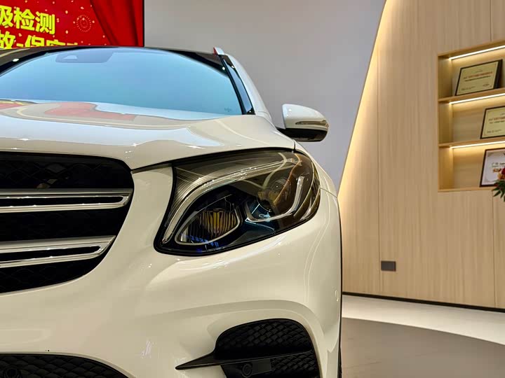 Mercedes-Benz GLC 2018 GLC 260 4 MATIC Luxury — фото 3