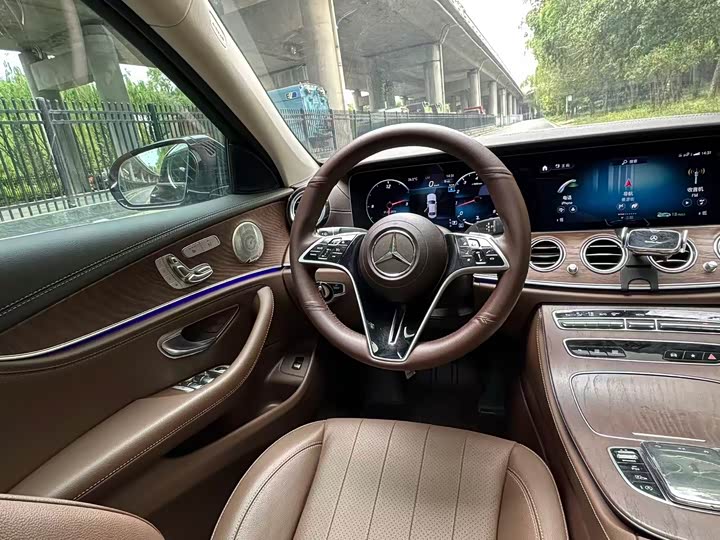 Mercedes-Benz E-Class 2023 E 300 L Luxury — фото 8