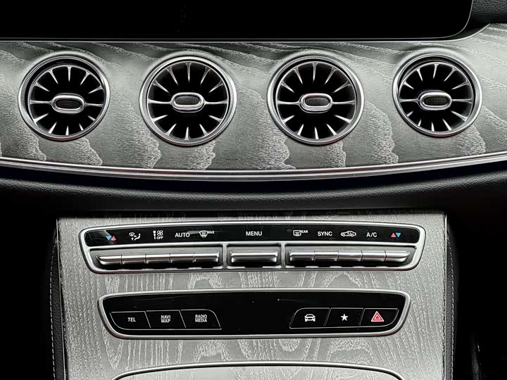 Mercedes-Benz CLS 2021 CLS 300 — фото 25