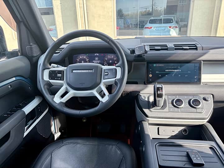 Land Rover Defender — фото 10
