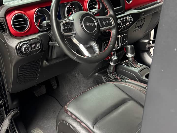 Jeep Wrangler — фото 10