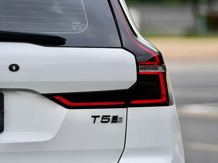 Volvo XC60 2021 T 5 4 WD — фото 13