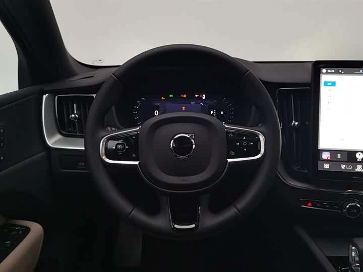 Volvo XC60 2026 B 5 4 WD — фото 11