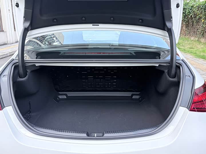 Mercedes-Benz C-Class 2024 C 260 L — фото 11