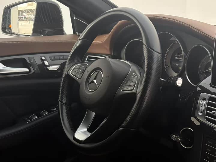 Mercedes-Benz CLS 2016 CLS 320 — фото 13