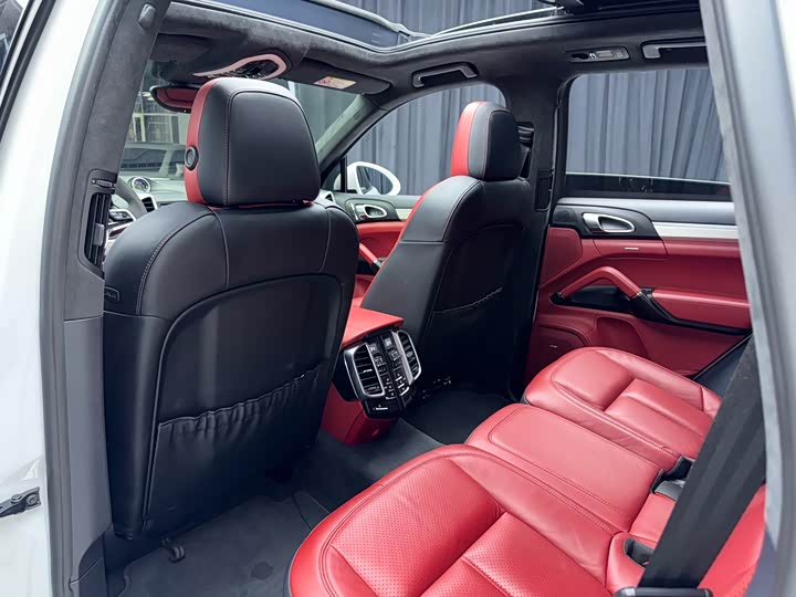 Porsche Cayenne 2015 Cayenne GTS 3.6 T — фото 12