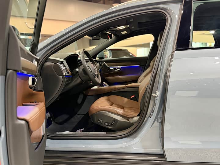 Volvo V90 2022 Cross Country B 5 AWD — фото 20