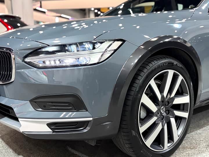 Volvo V90 2022 Cross Country B 5 AWD — фото 13
