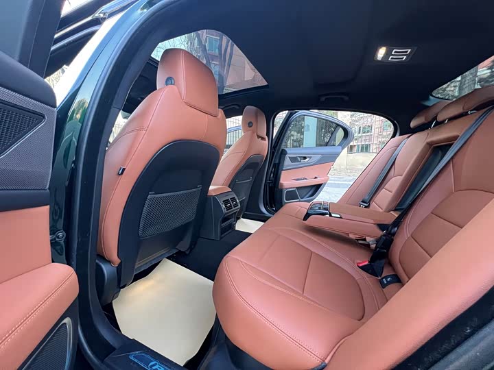 Jaguar XEL 2023 2.0 T 250 PS R-DYNAMIC S — фото 3