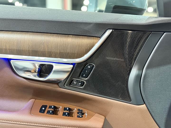 Volvo V90 2022 Cross Country B 5 AWD — фото 28