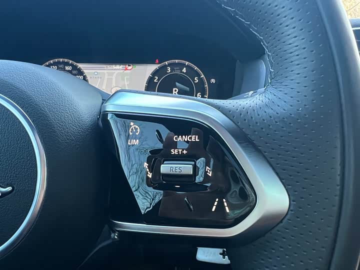 Jaguar XEL 2023 2.0 T 250 PS R-DYNAMIC S — фото 14