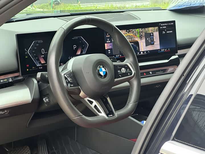 BMW 5-Series 2024 530 Li Leading M — фото 18