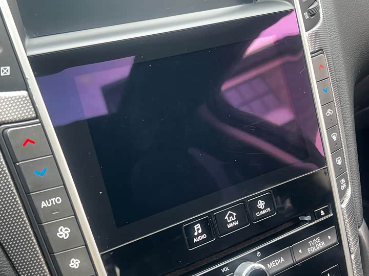 Infiniti Q50L 2015 2.0 T — фото 50