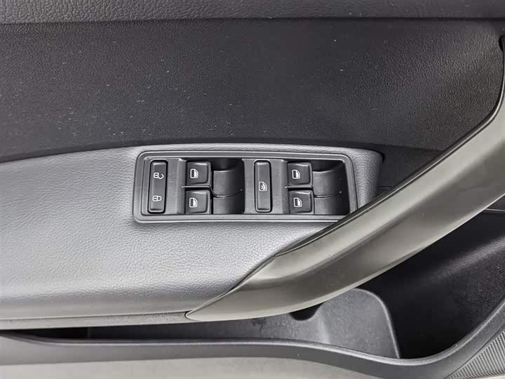 Skoda Rapid — фото 9