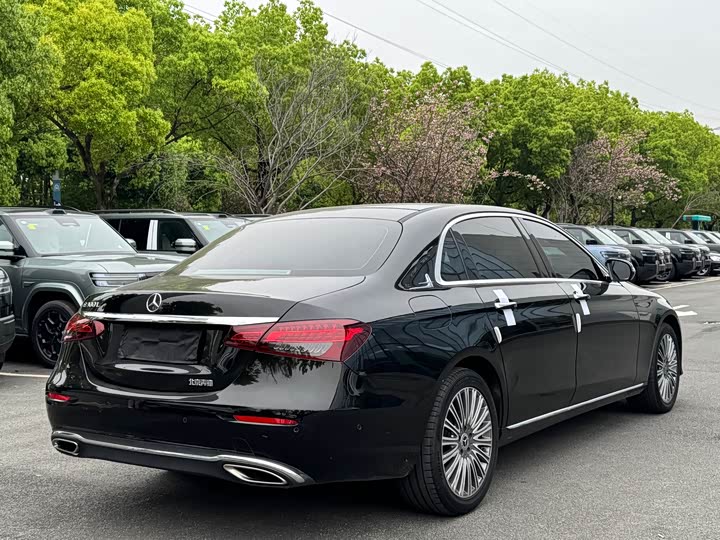 Mercedes-Benz E-Class 2023 E 300 L Luxury — фото 20