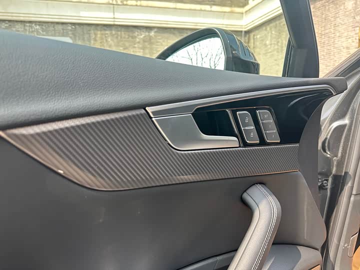 Audi A4L 2024 40 TFSI quattro RS — фото 10