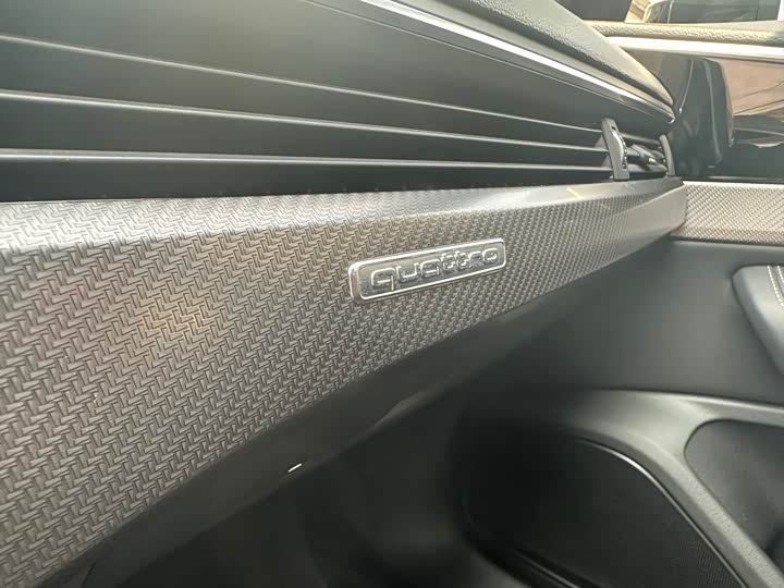 Audi A4L 2024 40 TFSI quattro RS — фото 15