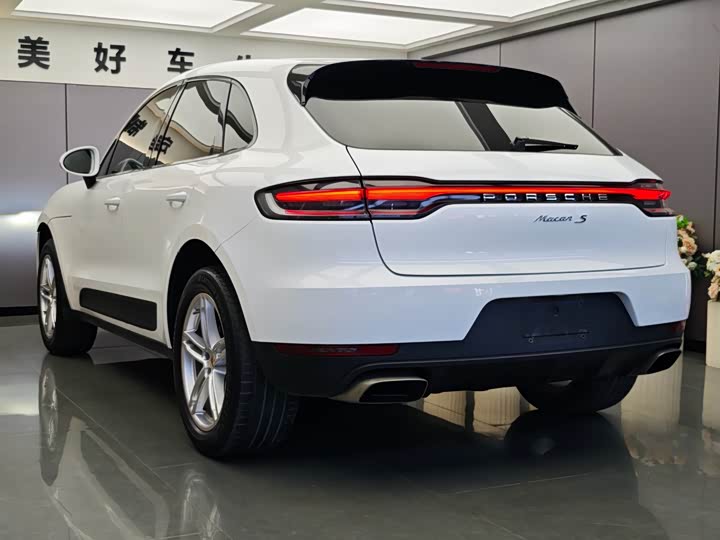 Porsche Macan 2020 Macan 2.0 T — фото 9