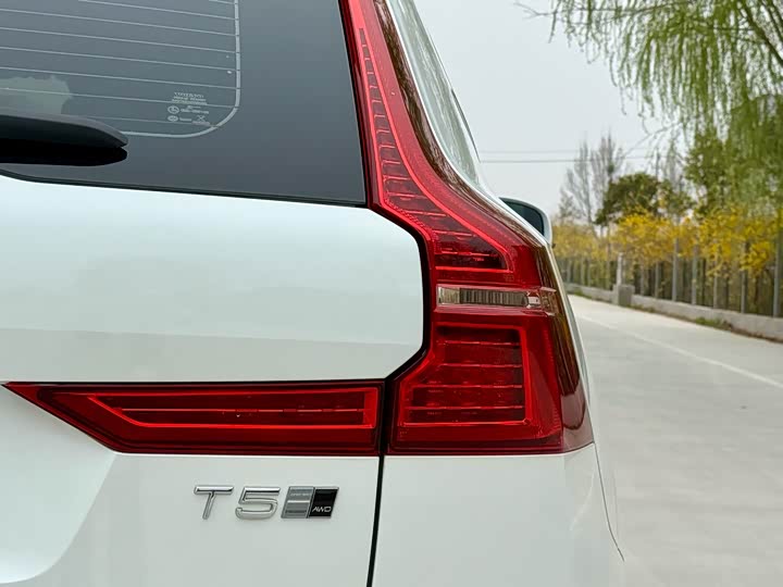Volvo XC60 2020 T 5 4 WD — фото 11