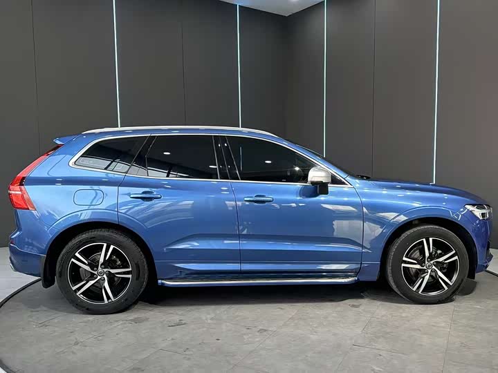 Volvo XC60 2019 T 5 4 WD V — фото 5