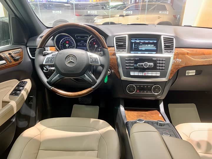 Mercedes-Benz M-Class 2015 ML 400 4 MATICLuxury — фото 9