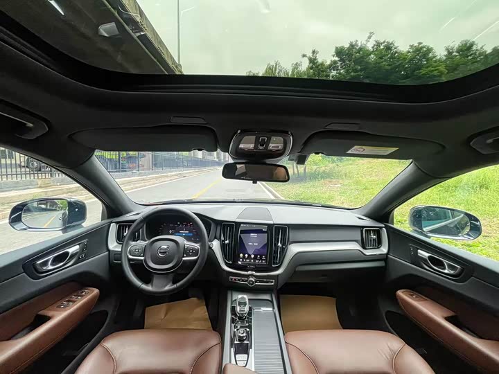 Volvo XC60 2023 B 5 4 WD — фото 18