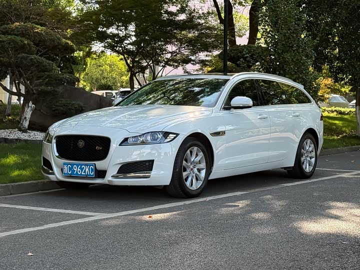 Jaguar XF 2018 XF Sportbrake 2.0 T 250 PS 2 WD — фото 1