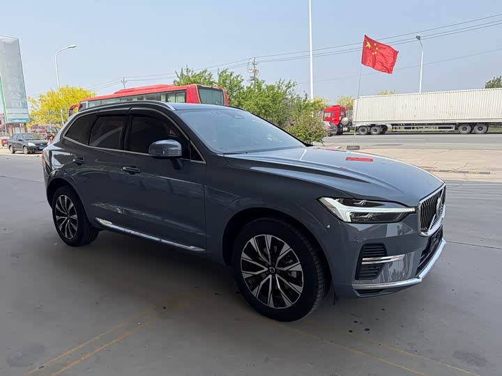 Volvo XC60 2023 B 5 4 WD — фото 3