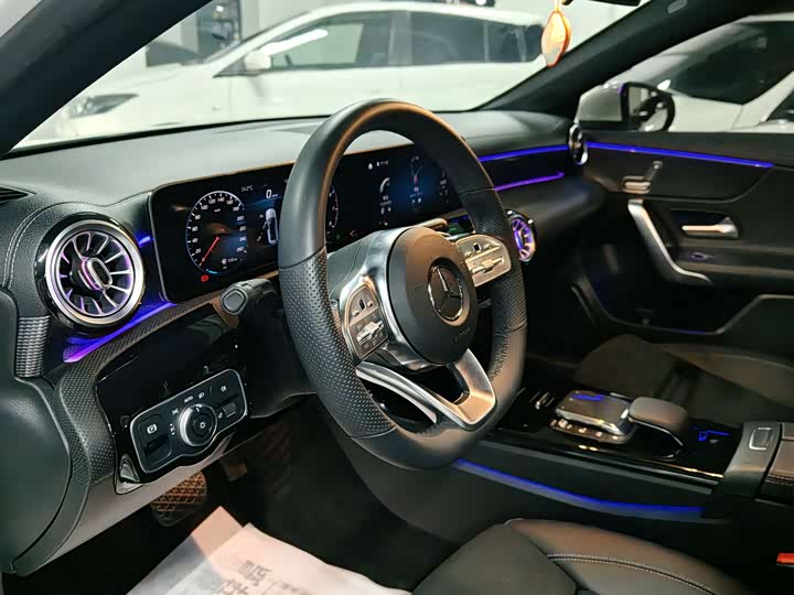 Mercedes-Benz A-Class 2020 A 200 L — фото 17
