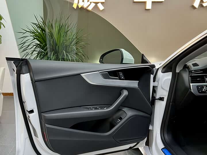 Audi A5 2024 Sportback 40 TFSI — фото 7