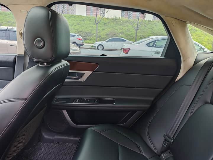 Jaguar XFL 2017 XFL 2.0 T 200 PS — фото 13
