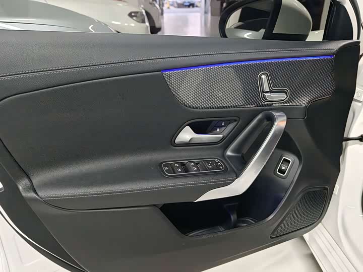 Mercedes-Benz A-Class 2020 A 200 L — фото 12