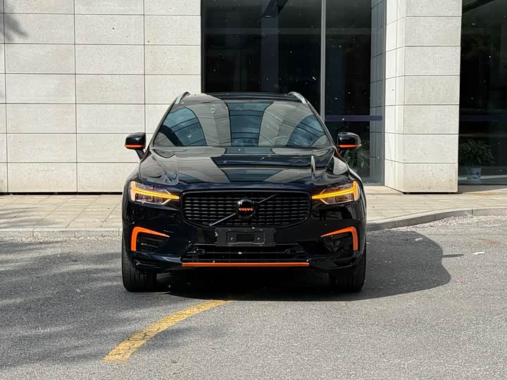 Volvo XC60 2019 T 5 4 WD VI — фото 2