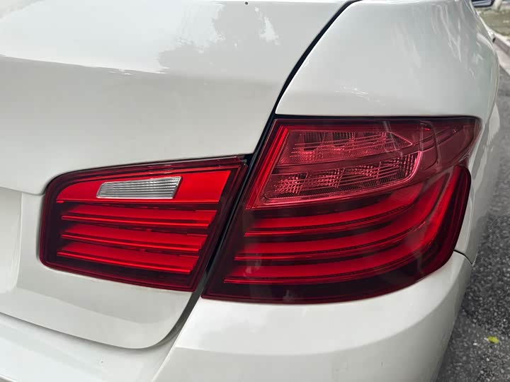 BMW 5 Series 525Li — фото 11