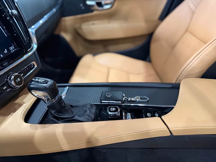 Volvo V90 2017 Cross Country T 5 AWD — фото 22