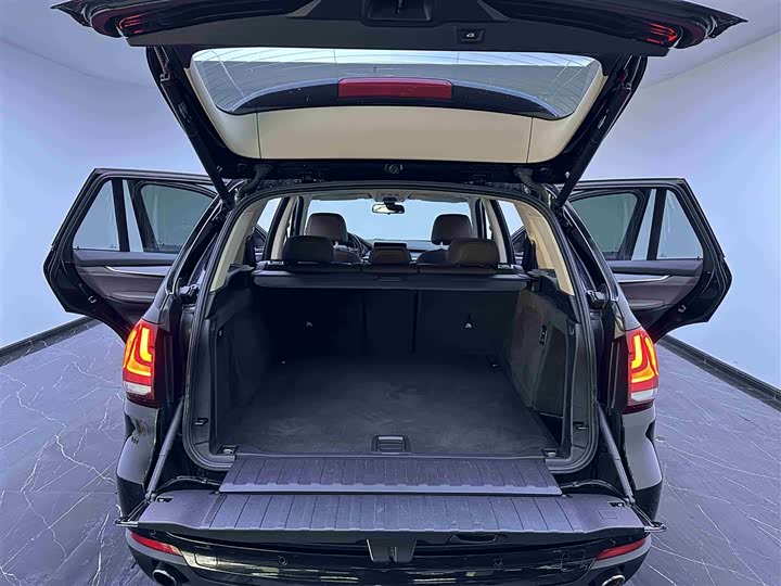 BMW X5 2014 x Drive 35i Leading — фото 7