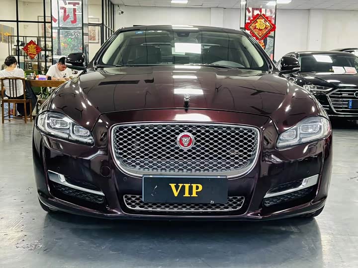 Jaguar XJ 2016 XJL 2.0 T 2 WD — фото 1