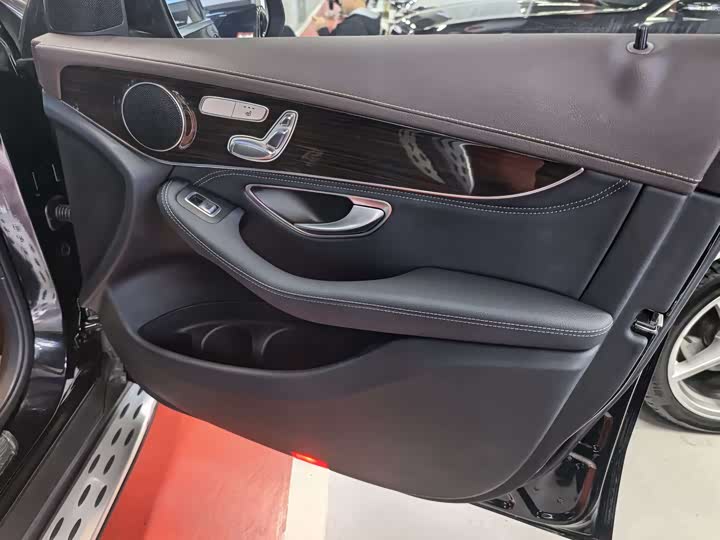 Mercedes-Benz GLC 2018 GLC 260 4 MATIC Luxury — фото 17