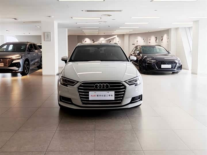 Audi A3 2018 30 Sportback 35 TFSI — фото 2