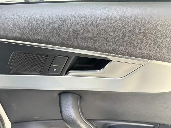 Audi A4L 2018 30 40 TFSI Sport — фото 16