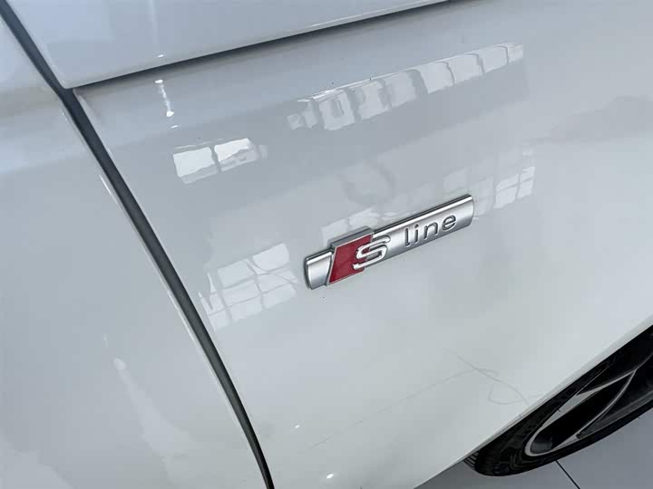 Audi A4L 2018 30 40 TFSI Sport — фото 15