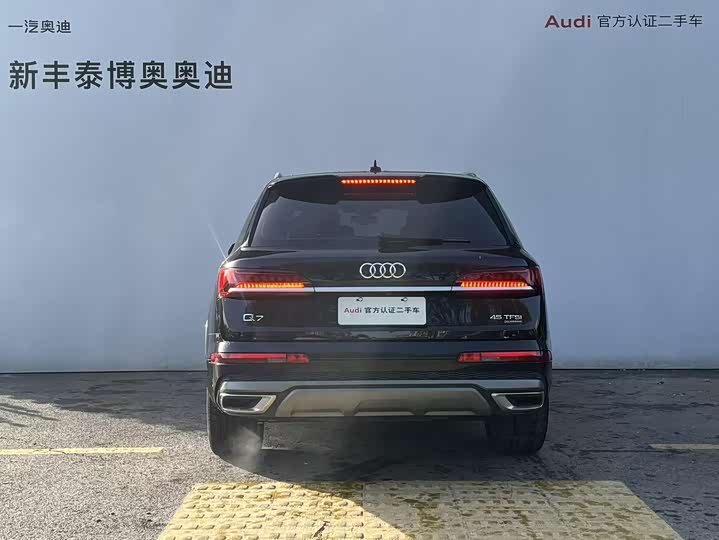 Audi Q7 2023 45 TFSI quattro S line Sport — фото 5