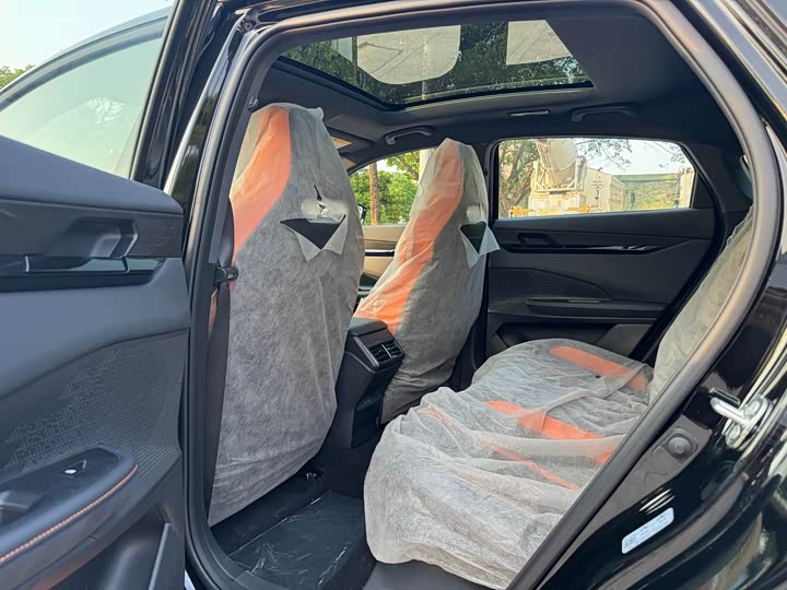 Changan UNI-V 2024 1.5 T Sport — фото 13