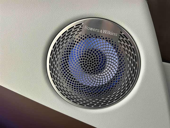 BMW XM 2023 Base — фото 11