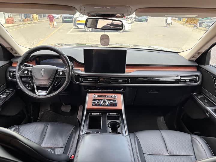 Lincoln Aviator — фото 13