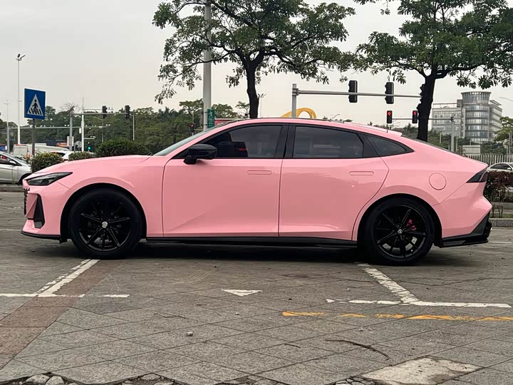 Changan UNI-V 2022 1.5 T Premium — фото 4