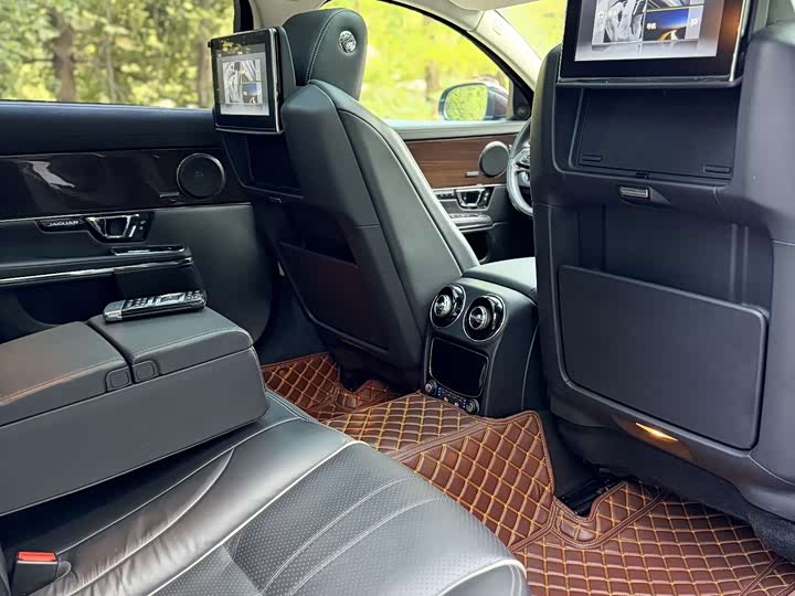 Jaguar XJ 2016 XJL 3.0 SC 4 WD — фото 13