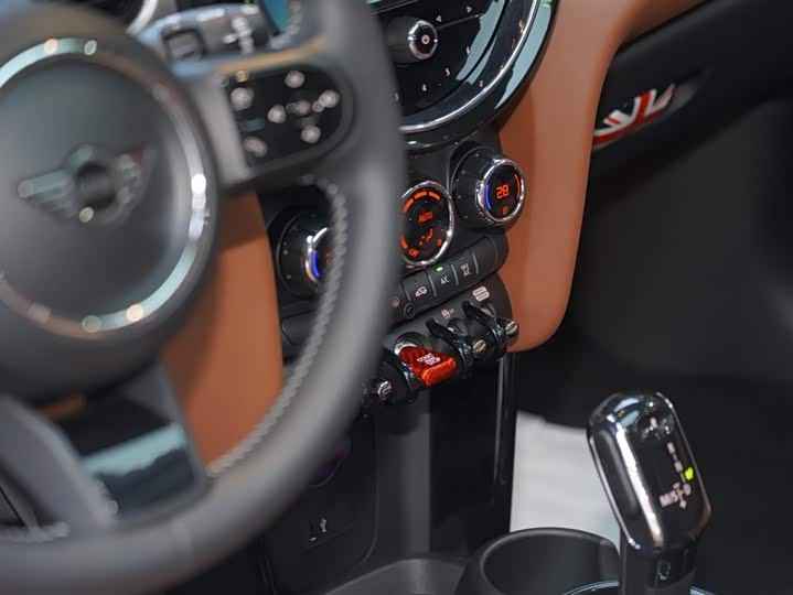 MINI Hatch — фото 15