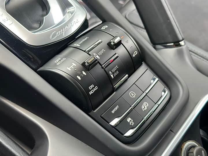 Porsche Cayenne 2015 Cayenne GTS 3.6 T — фото 15